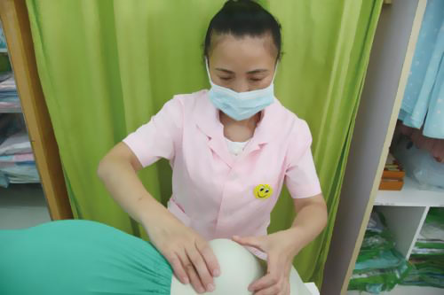 草莓视频ABB黄片廠家新媽媽沒有奶或奶水少找催乳師就能解決