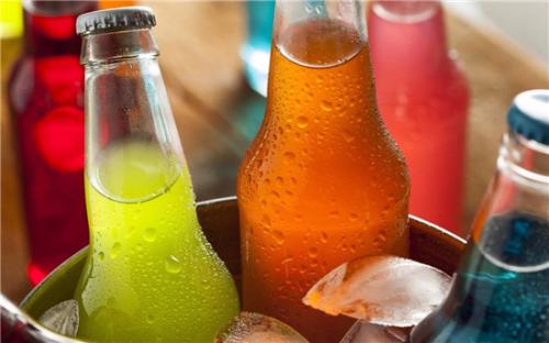 草莓视频ABB黄片廠家坐月子可以喝碳酸飲料嗎？